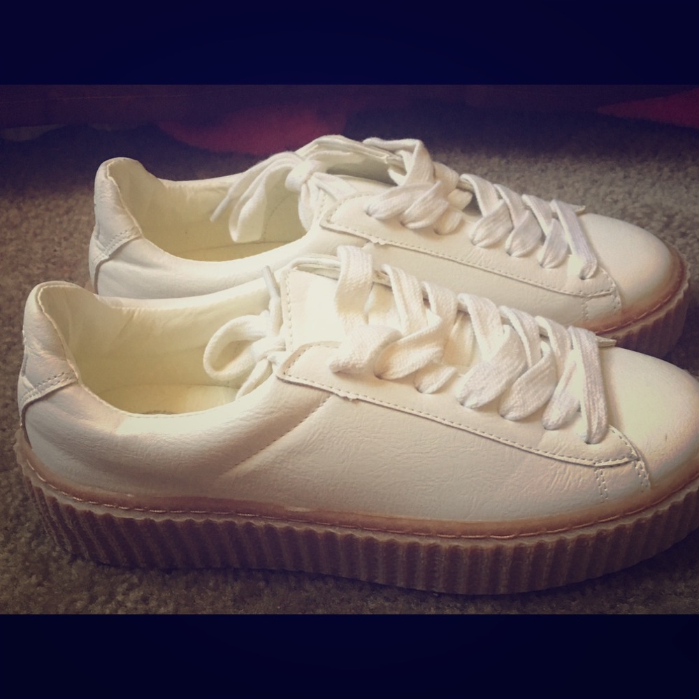 Never worn **puma inspired**